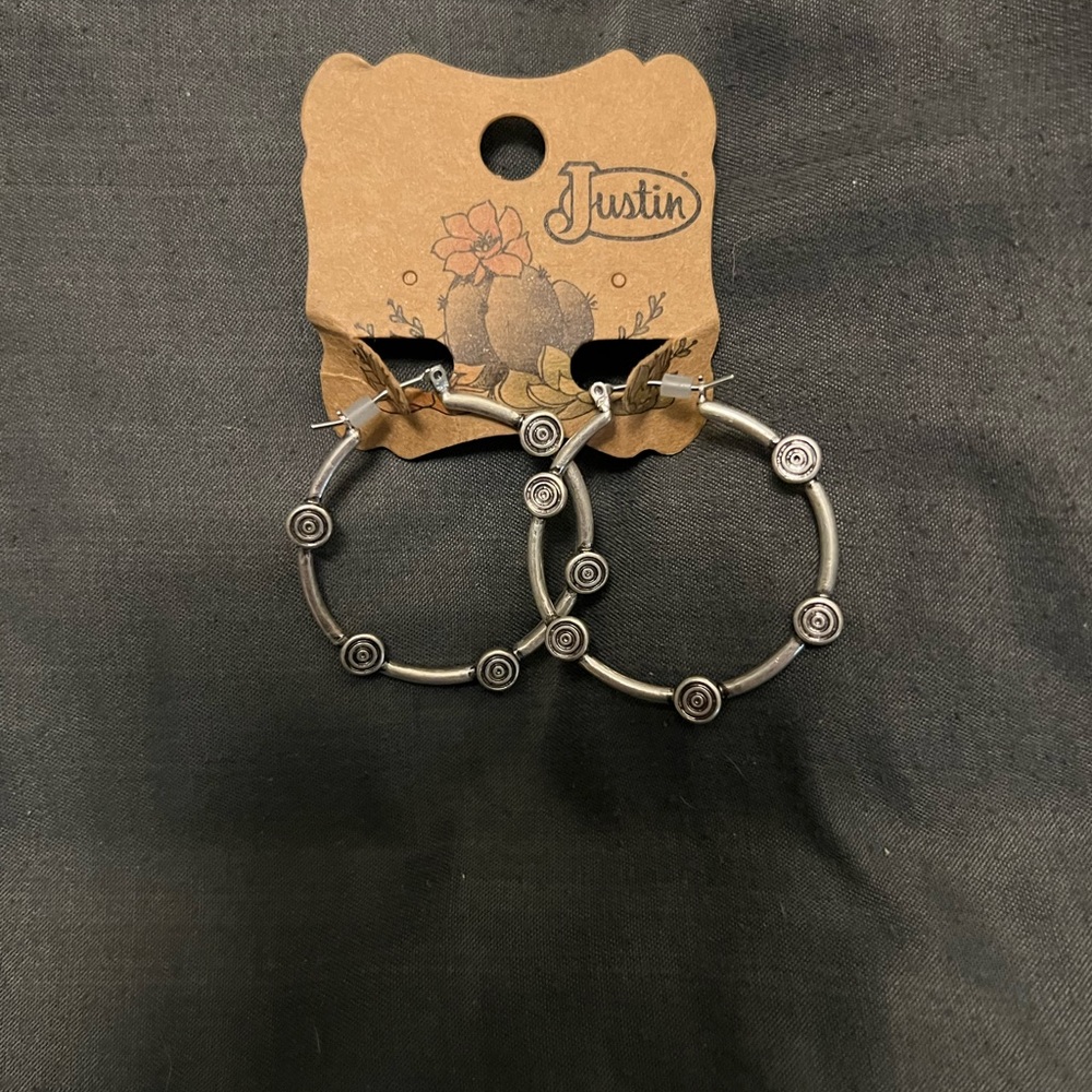 NWT Western Justin Brand Boots Silver Twisted Hoop Earrings